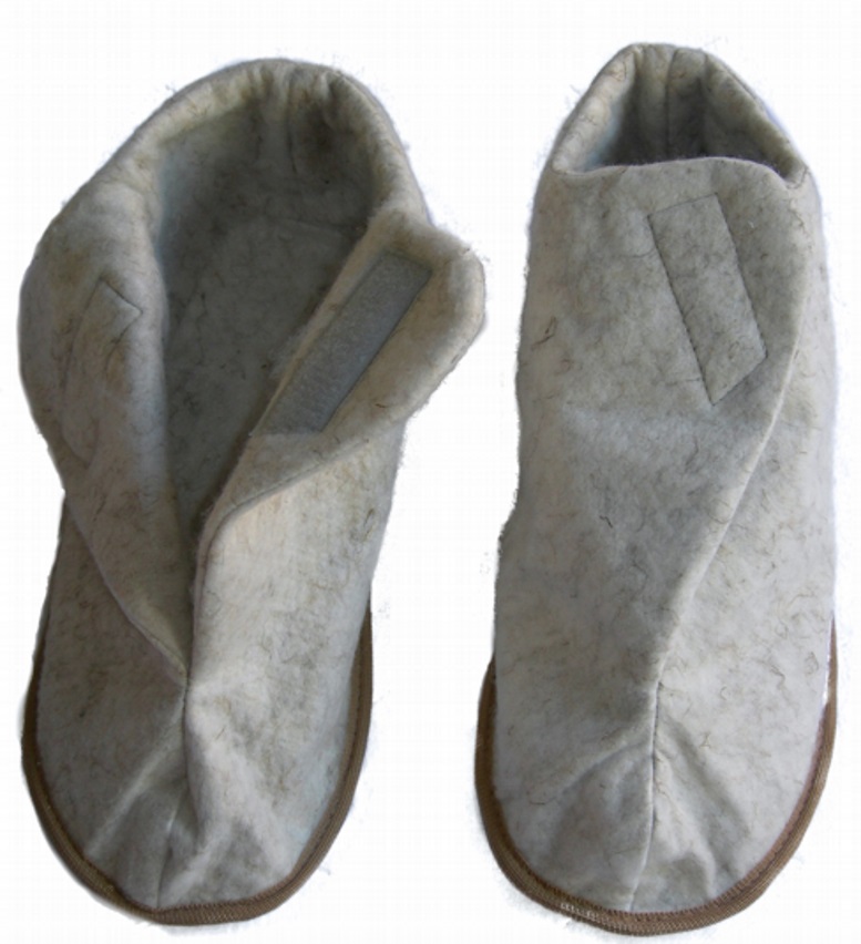 OLM healing Shoes with dense soles, Pair