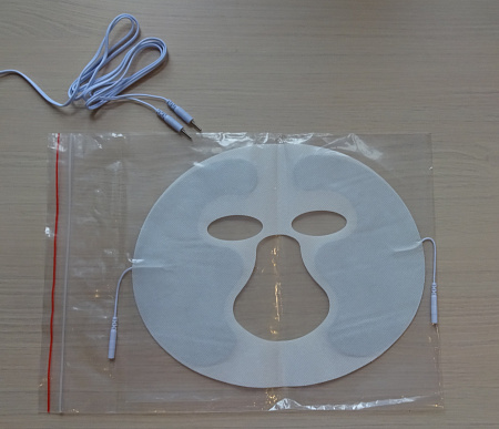 SELF-ADHESIVE GEL ELECTRODE FOR CARE FACE